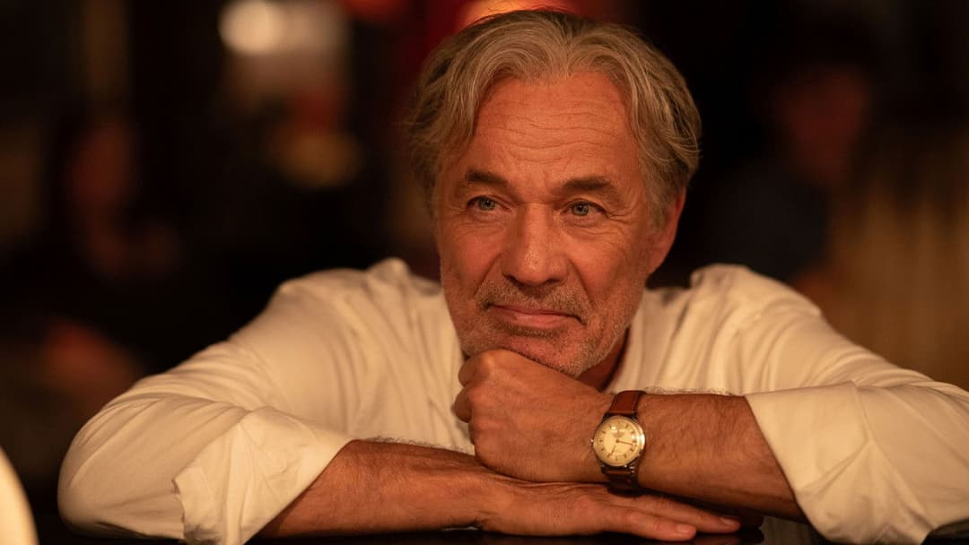 Ein fast perfekter Antrag backdrop 5