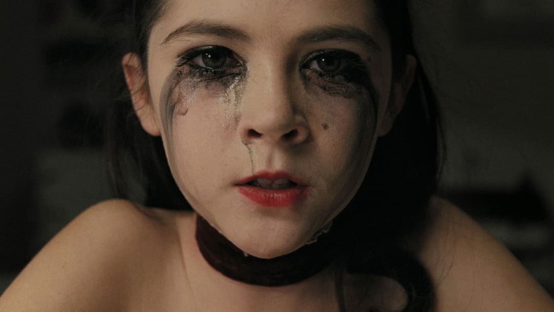 Orphan - Das Waisenkind backdrop 17