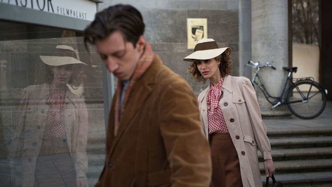 The Invisibles backdrop 16