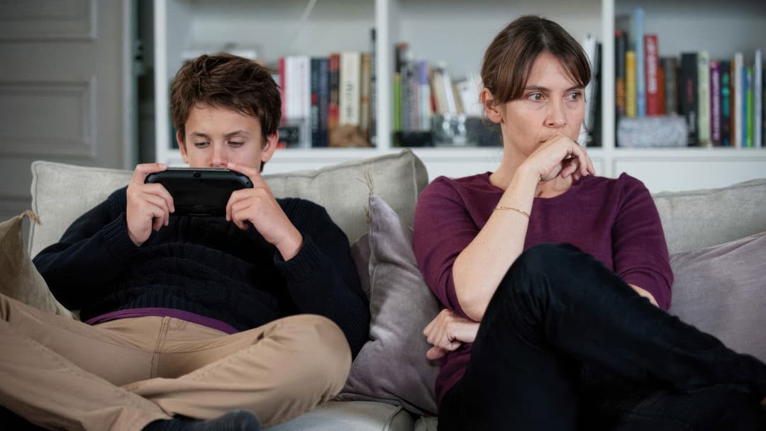 Young & Beautiful backdrop 9