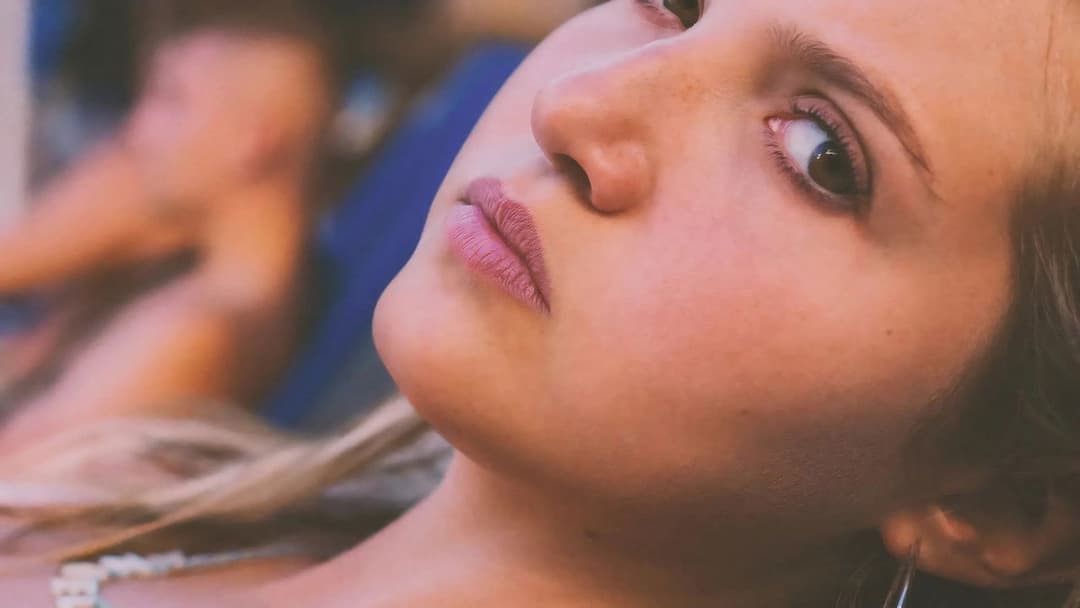 How to Have Sex backdrop 14