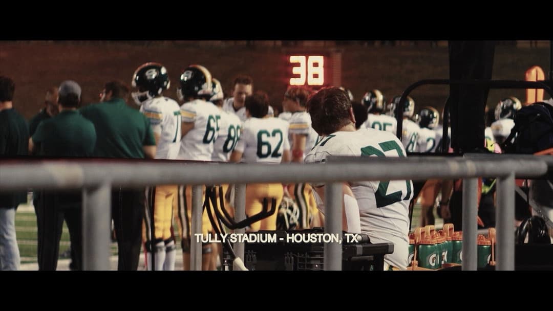 Everything I'm Not; Everything I Am backdrop 1