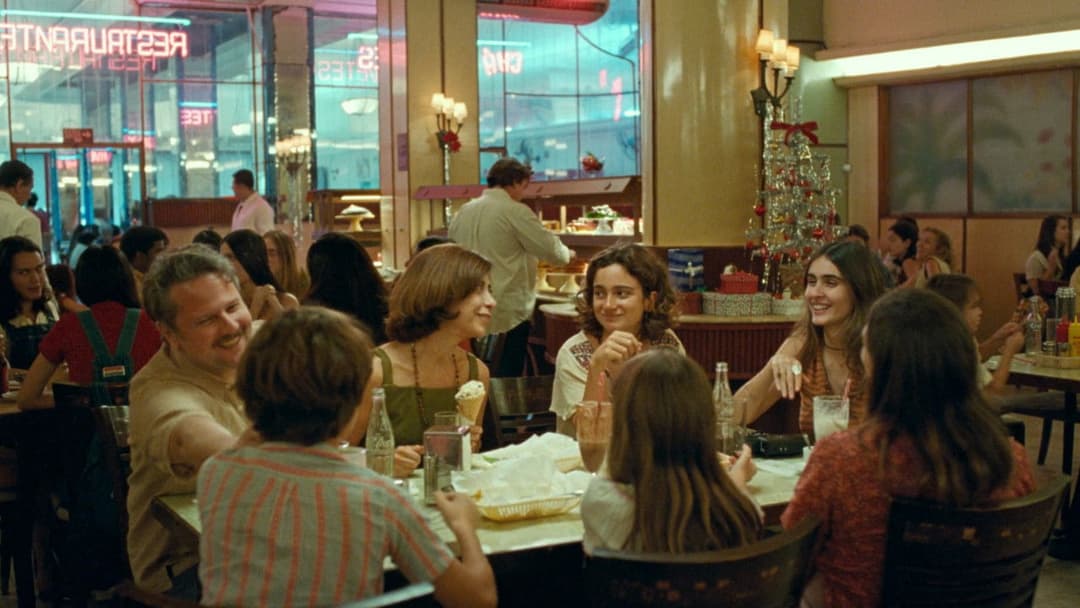 Я досі тут backdrop 12