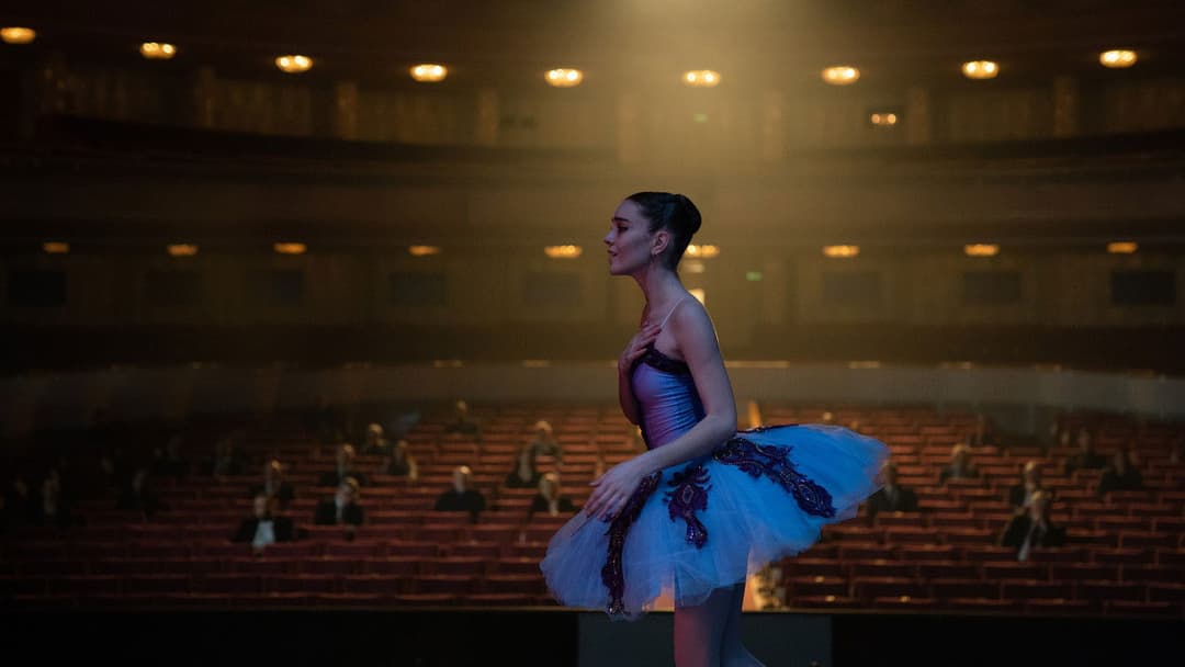 The American backdrop 15