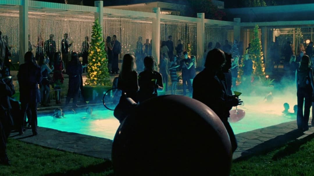 Kiss Kiss Bang Bang backdrop 15