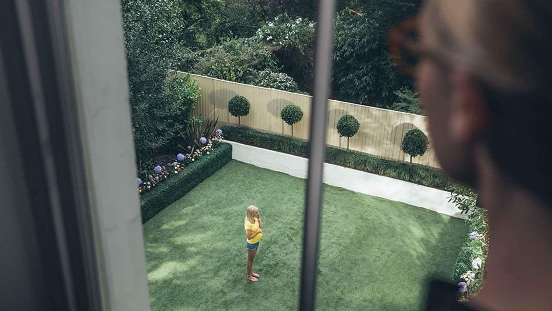 The Ones Below backdrop 16