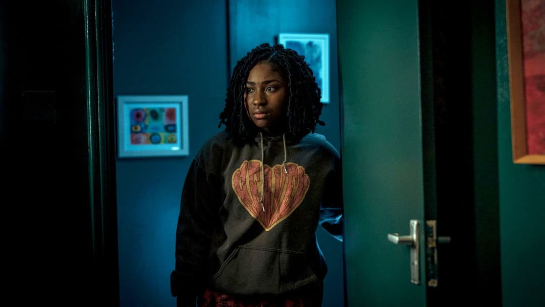 Luther: The Fallen Sun backdrop 20