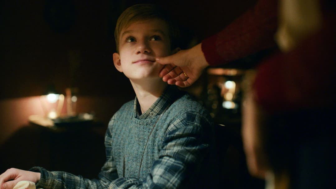 The Shadow in My Eye backdrop 5