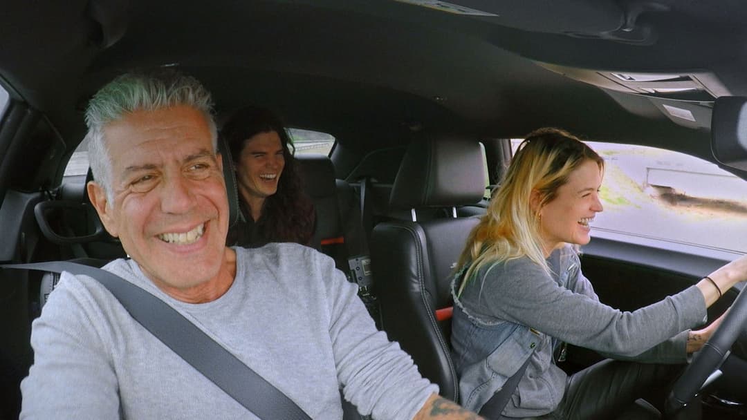 Roadrunner: A Film About Anthony Bourdain backdrop 5