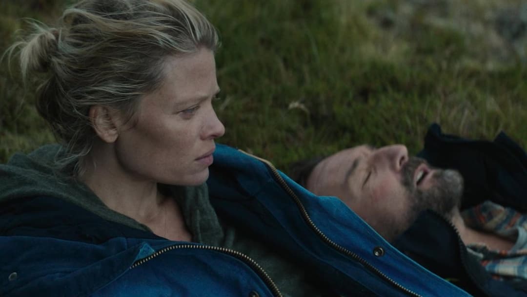 Suddenly - Überleben im Eis backdrop 4