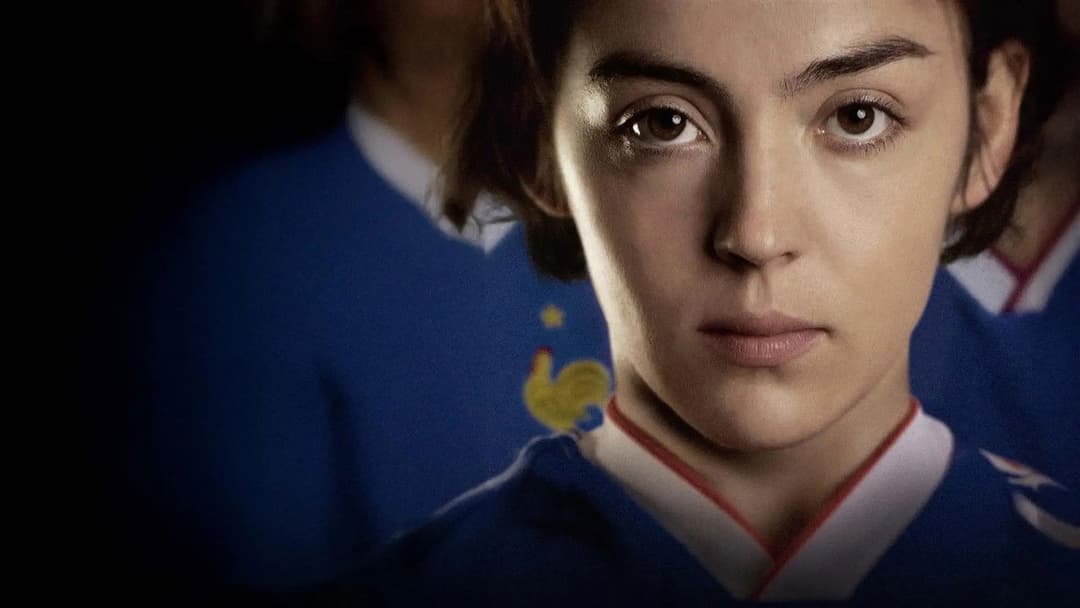 Marinette - Kämpferin. Fussballerin. Legende. backdrop 3