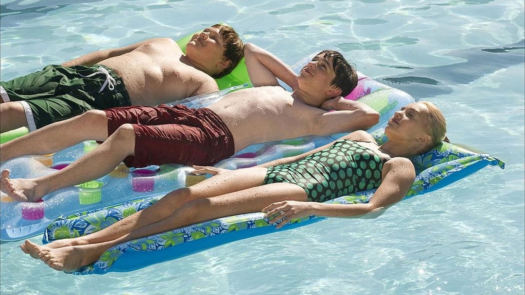 Diary of a Wimpy Kid: Dog Days backdrop 16