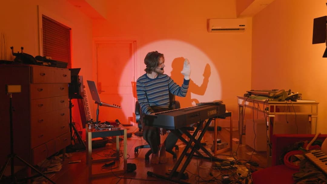 Bo Burnham: Inside backdrop 5