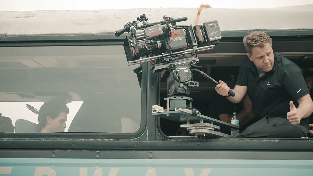 Вірю в кохання backdrop 9