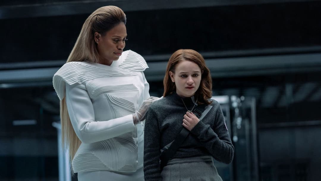 Ugly - Verlier nicht dein Gesicht backdrop 12