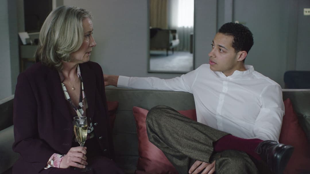 Good Luck to You, Leo Grande backdrop 8