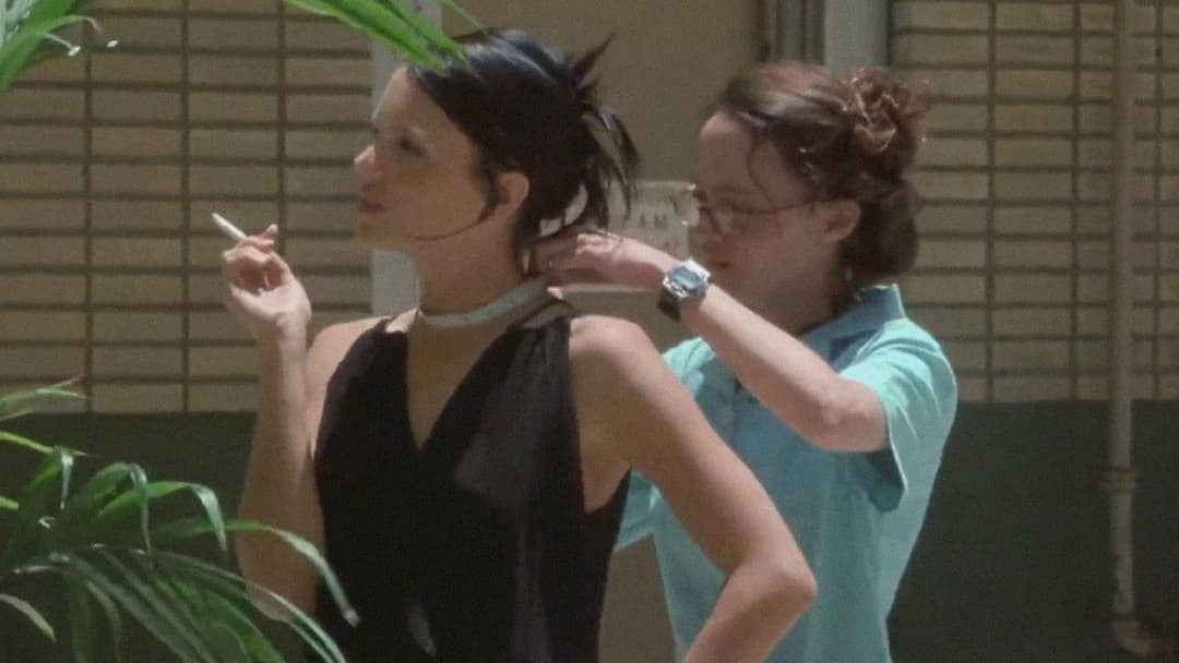 May - Die Schneiderin des Todes backdrop 3