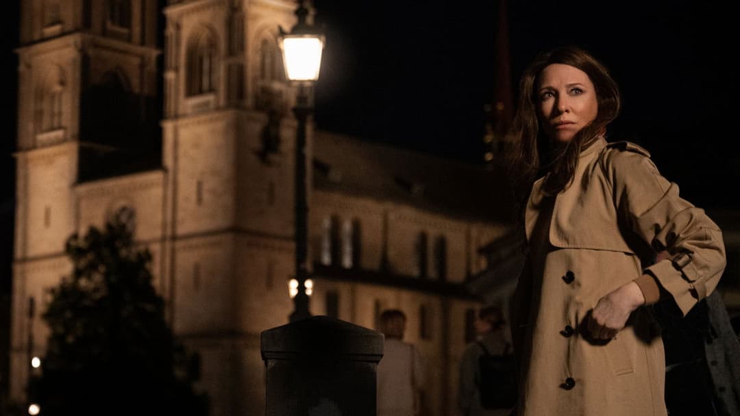 Black Bag - Doppeltes Spiel backdrop 7