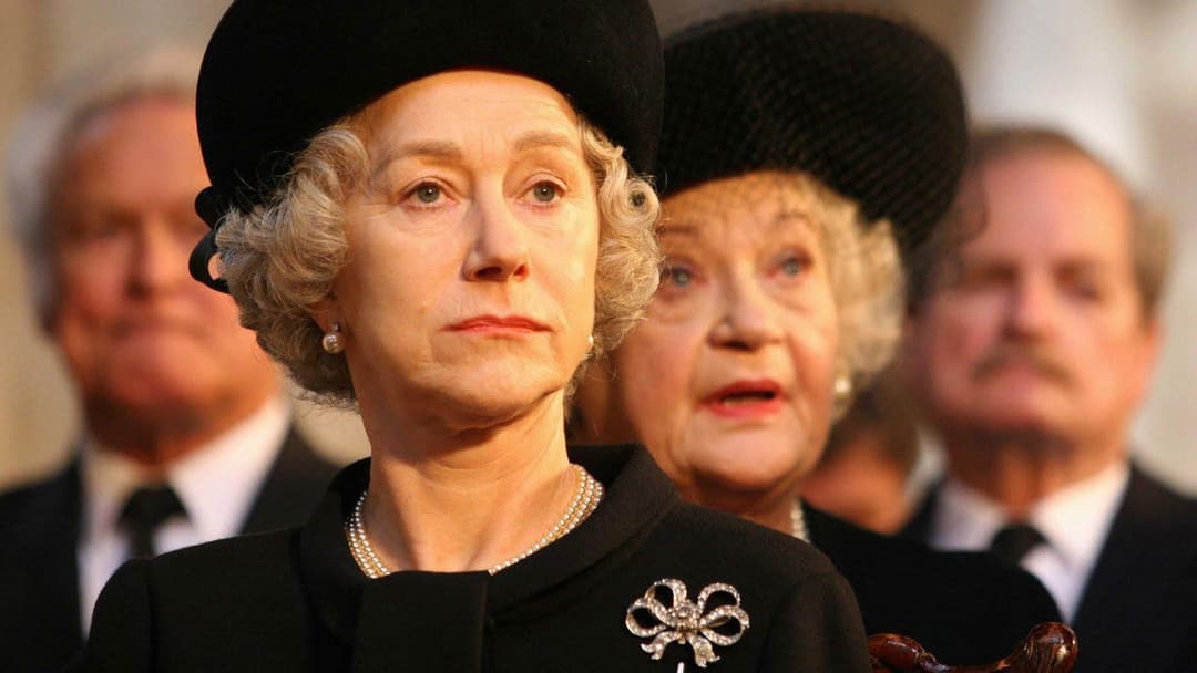 The Queen backdrop 14