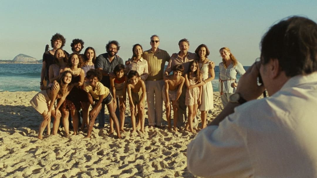 Я досі тут backdrop 8