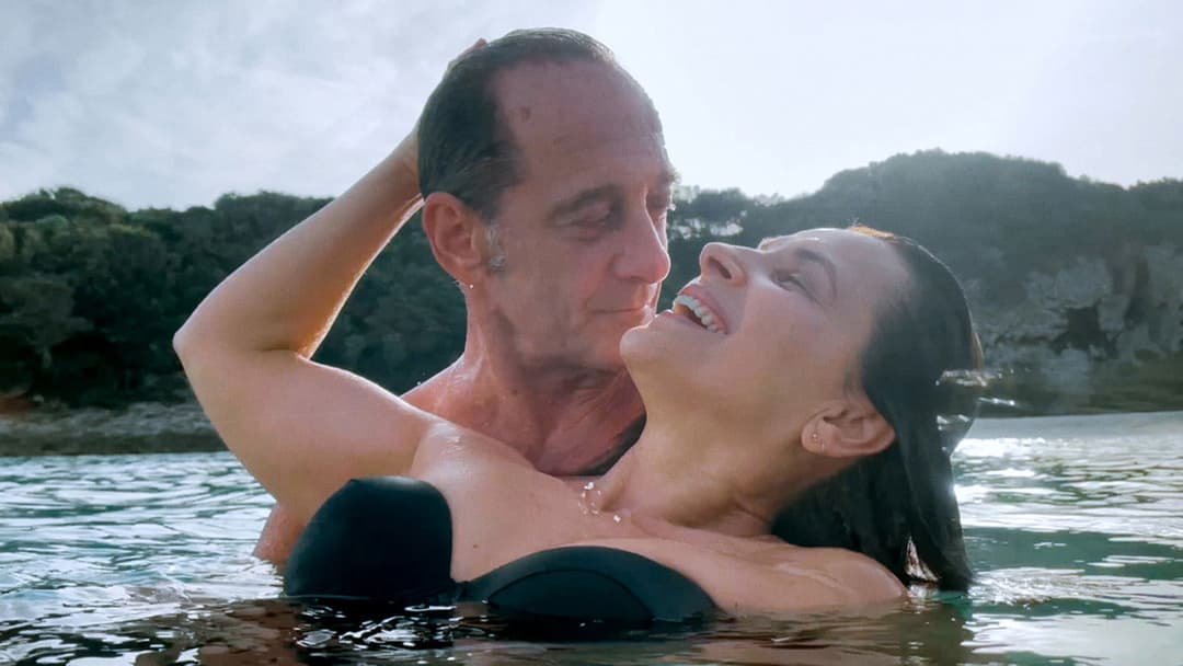 Mit Liebe und Entschlossenheit backdrop 6