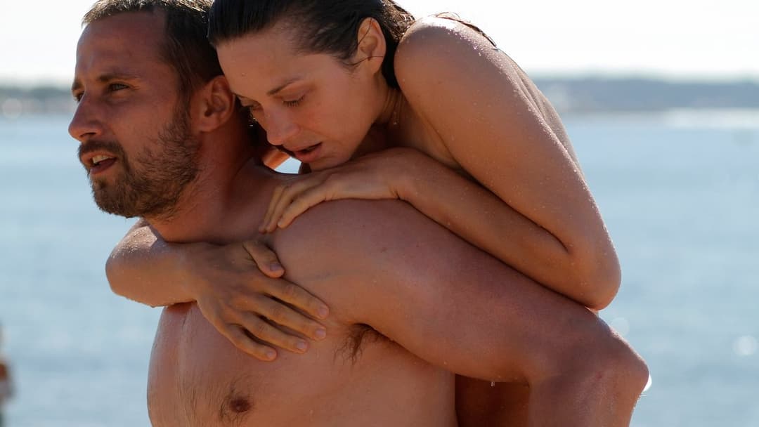 Rust and Bone backdrop 5