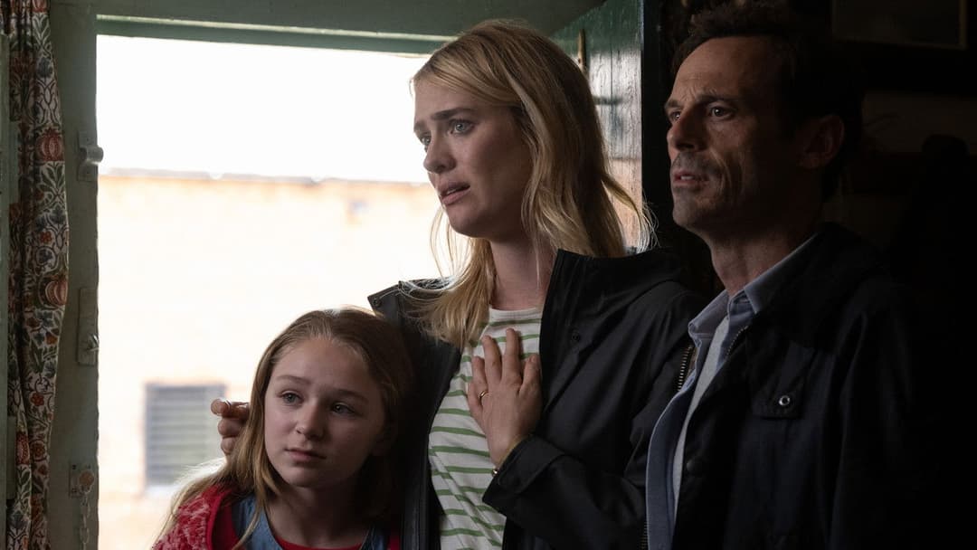 Speak No Evil backdrop 9