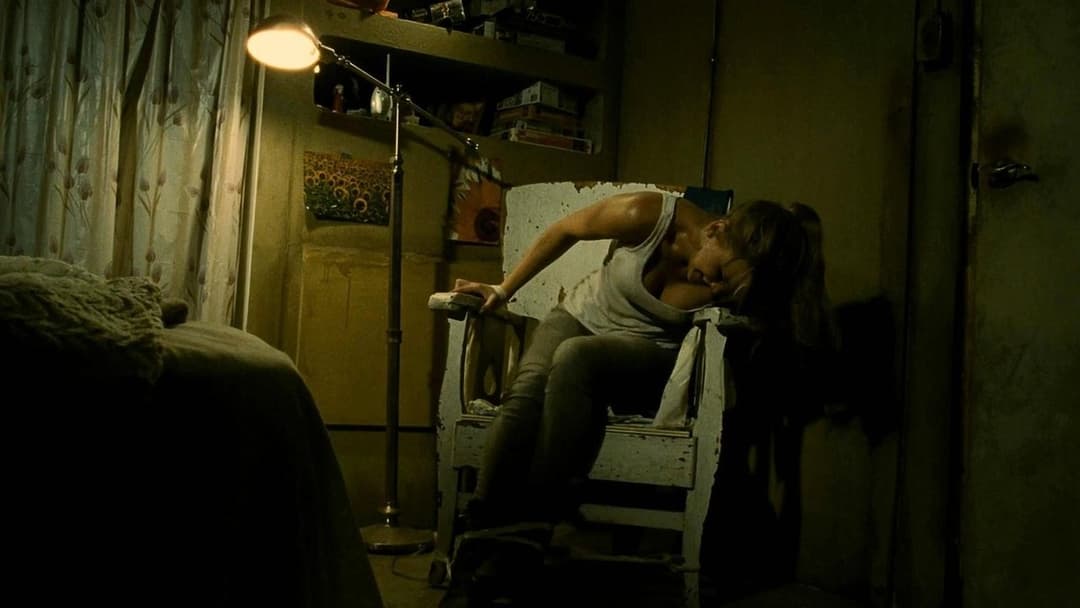 House at the End of the Street backdrop 8