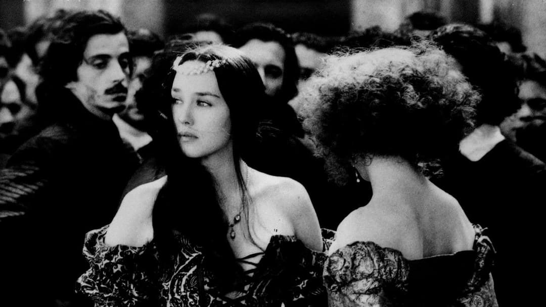 Queen Margot backdrop 15