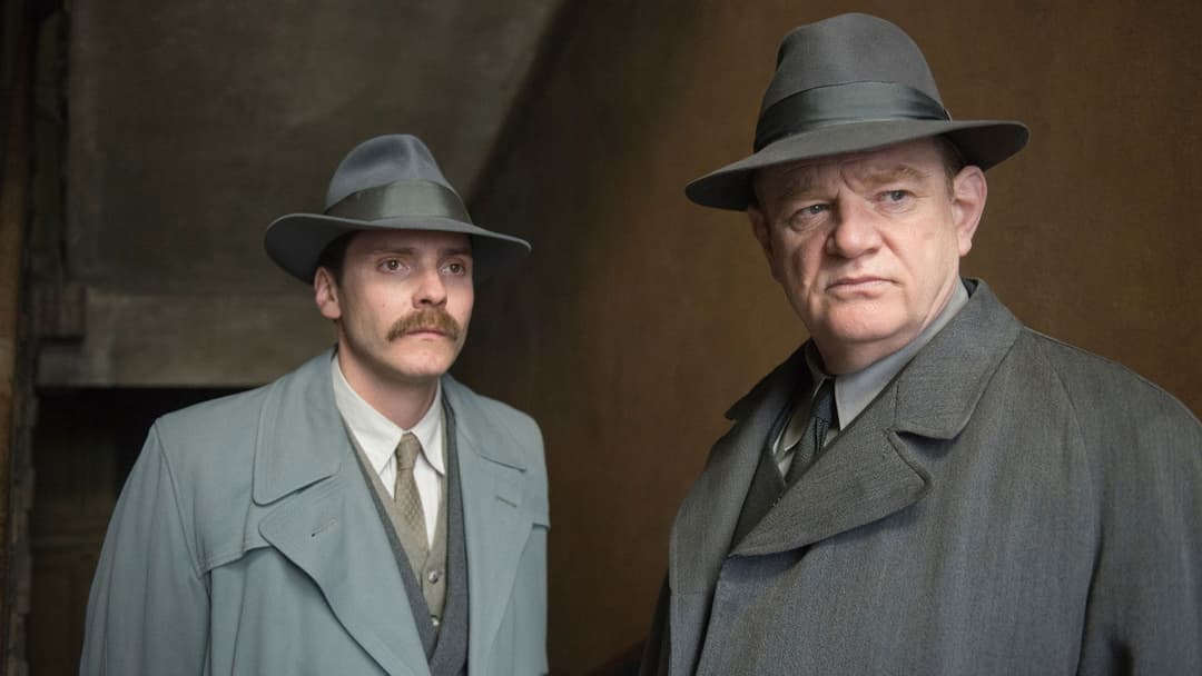 Jeder stirbt für sich allein backdrop 4