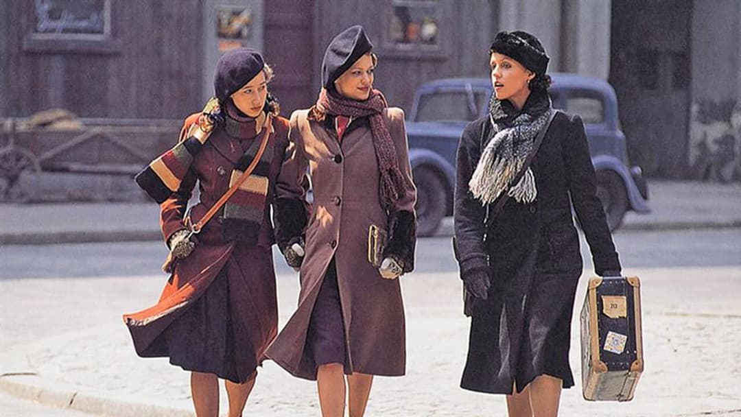 Aimée & Jaguar backdrop 14