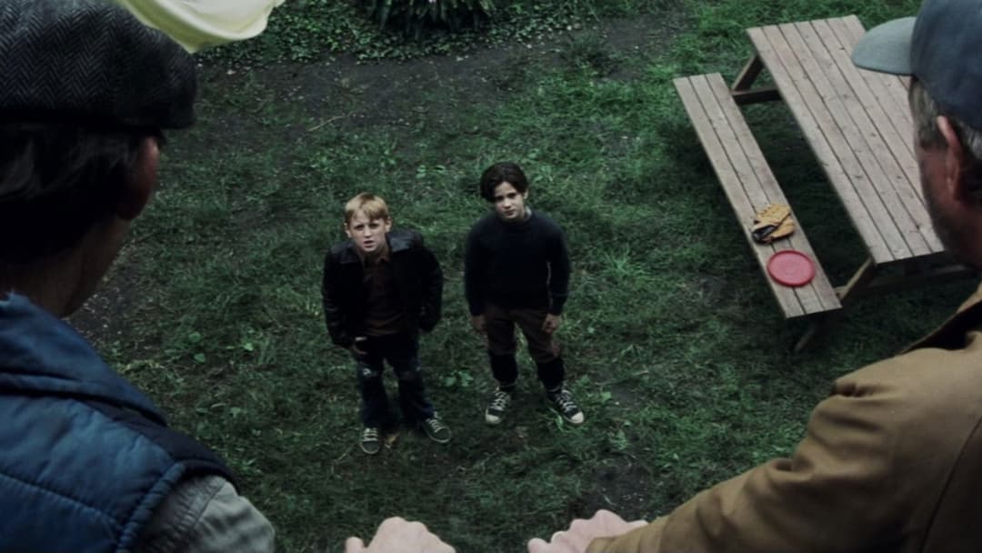 Таємнича річка backdrop 13