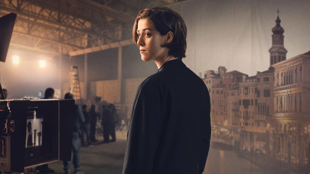 The Souvenir: Part II backdrop 20