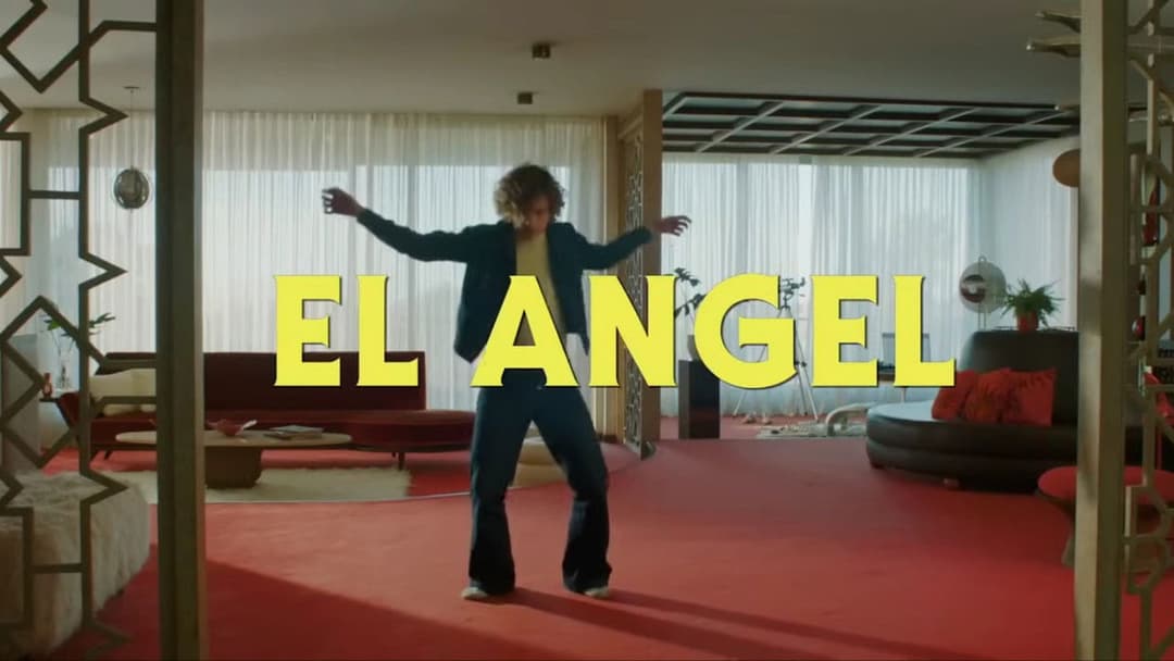 El Angel backdrop 15