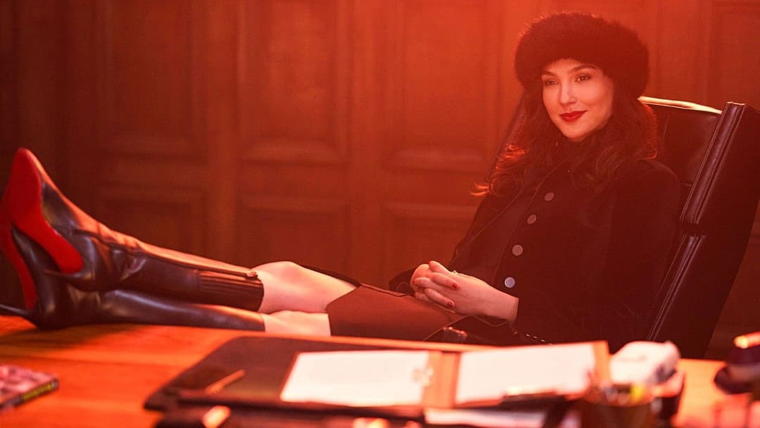 Red Notice backdrop 12