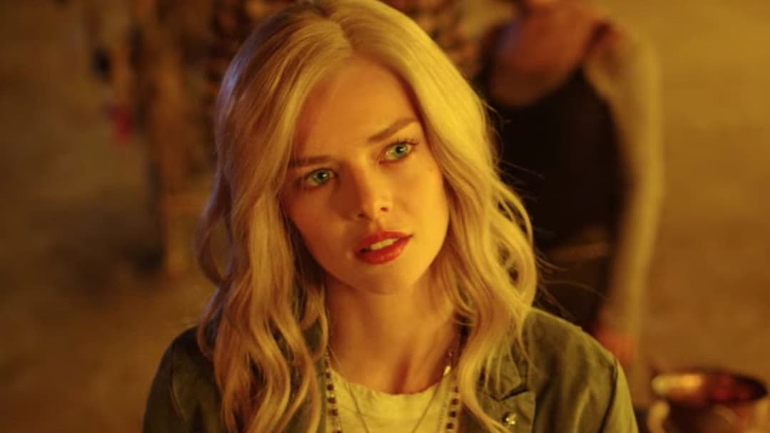 The Babysitter: Killer Queen backdrop 11