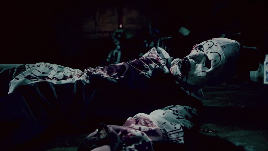 Той, що жахає backdrop 19