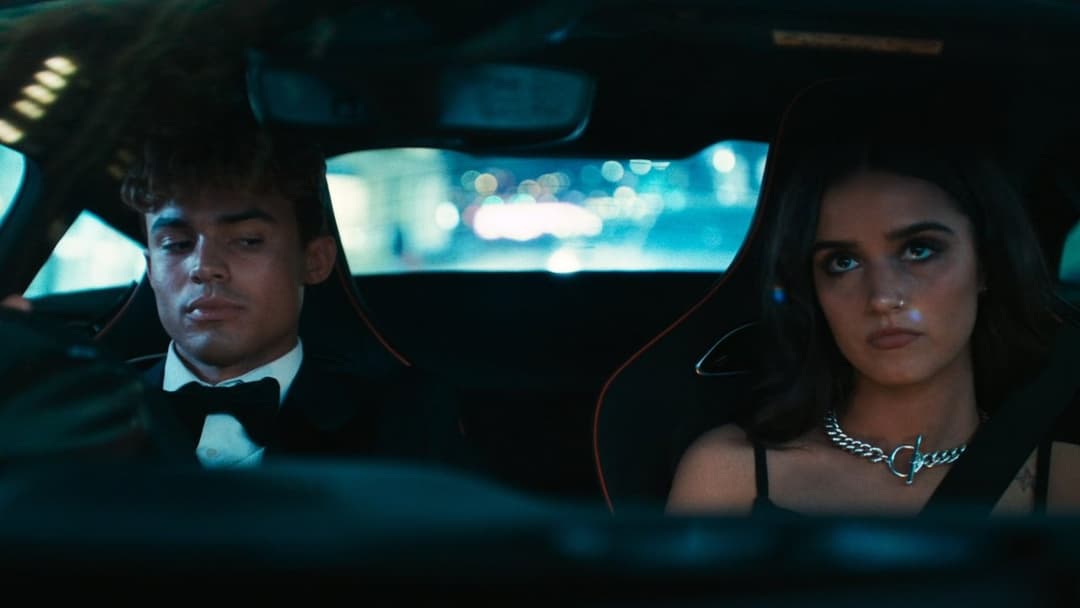 Culpa Mía - Meine Schuld: London backdrop 5