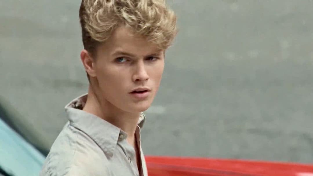 Due occhi diabolici backdrop 3