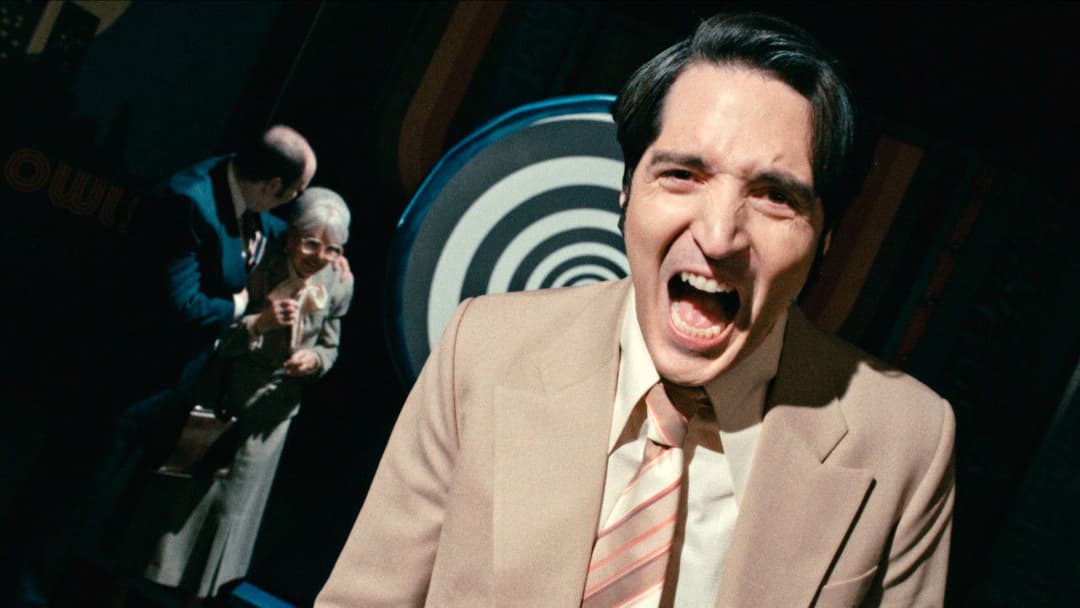 Пізній вечір з дияволом backdrop 4