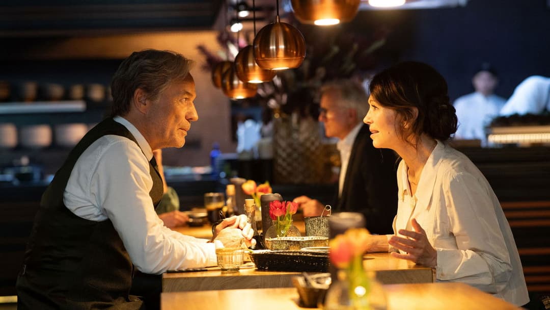 Ein fast perfekter Antrag backdrop 9