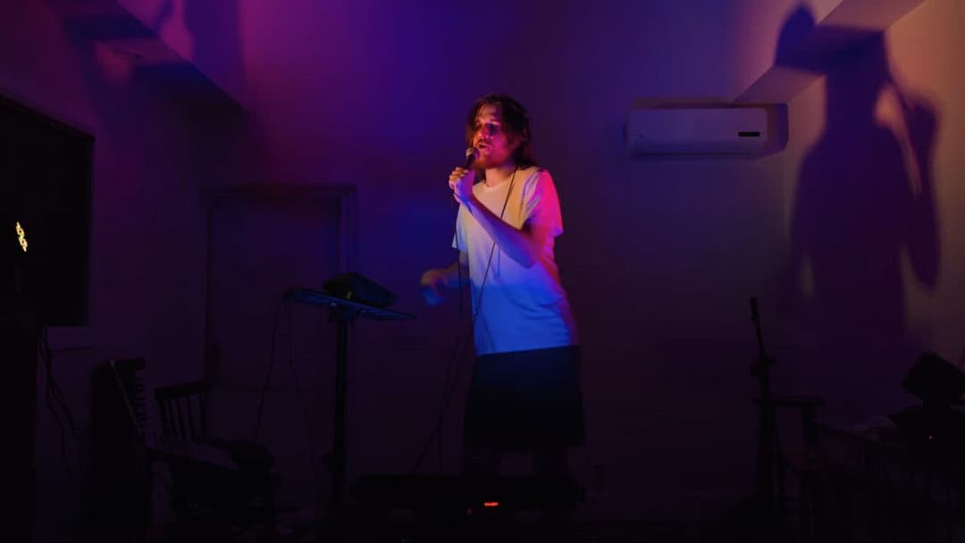 Bo Burnham: Inside backdrop 11