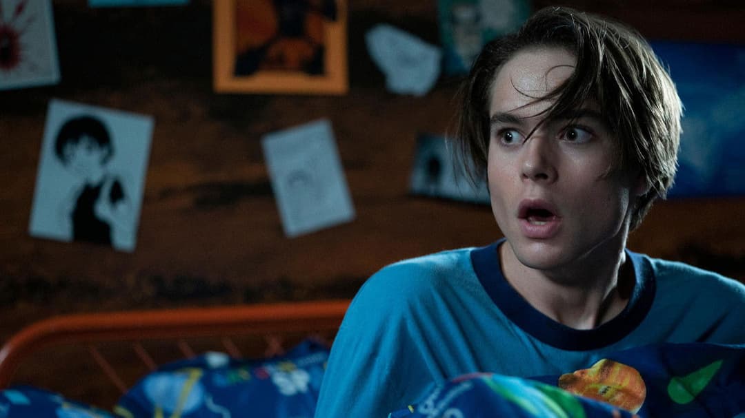 The Babysitter: Killer Queen backdrop 6