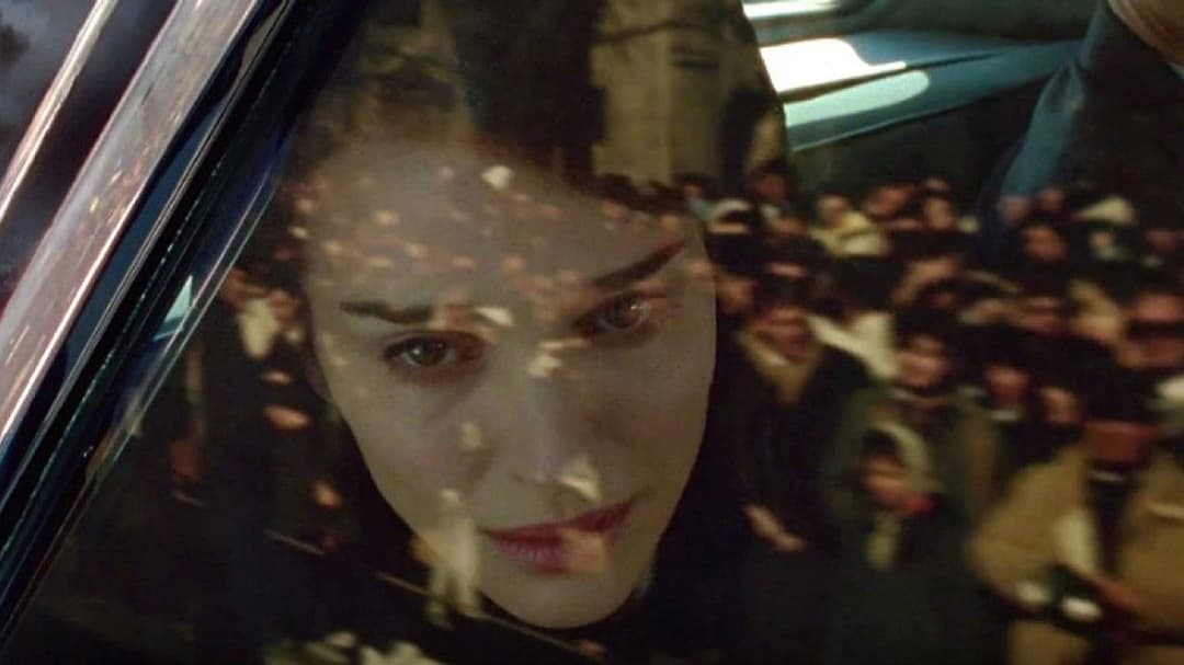 Jackie: Die First Lady backdrop 7