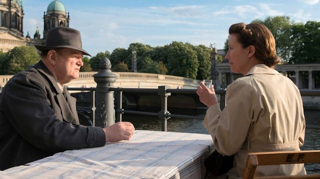 Jeder stirbt für sich allein backdrop 16