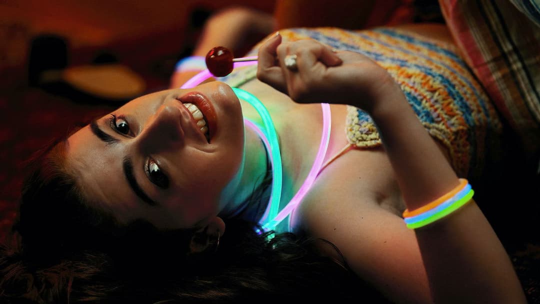 Bodies Bodies Bodies backdrop 19