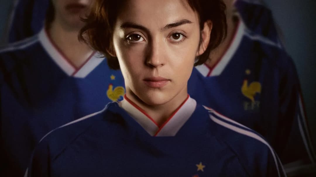 Marinette - Kämpferin. Fussballerin. Legende. backdrop 2