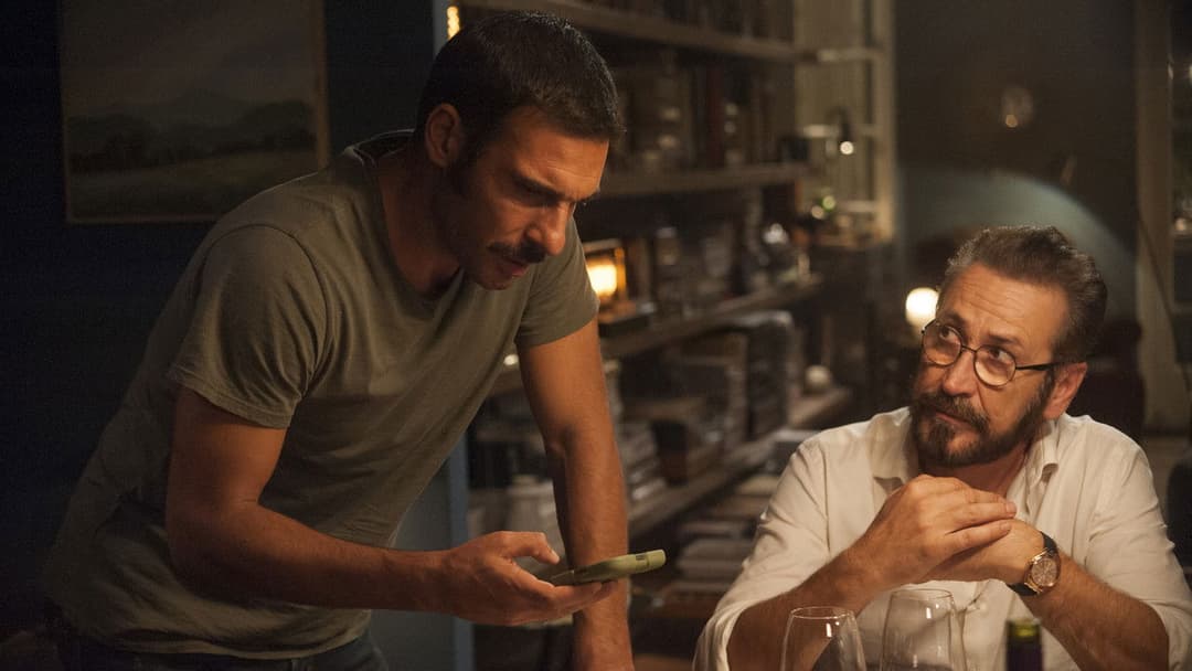 Perfect Strangers - Wie viele Geheimnisse verträgt eine Freundschaft? backdrop 3