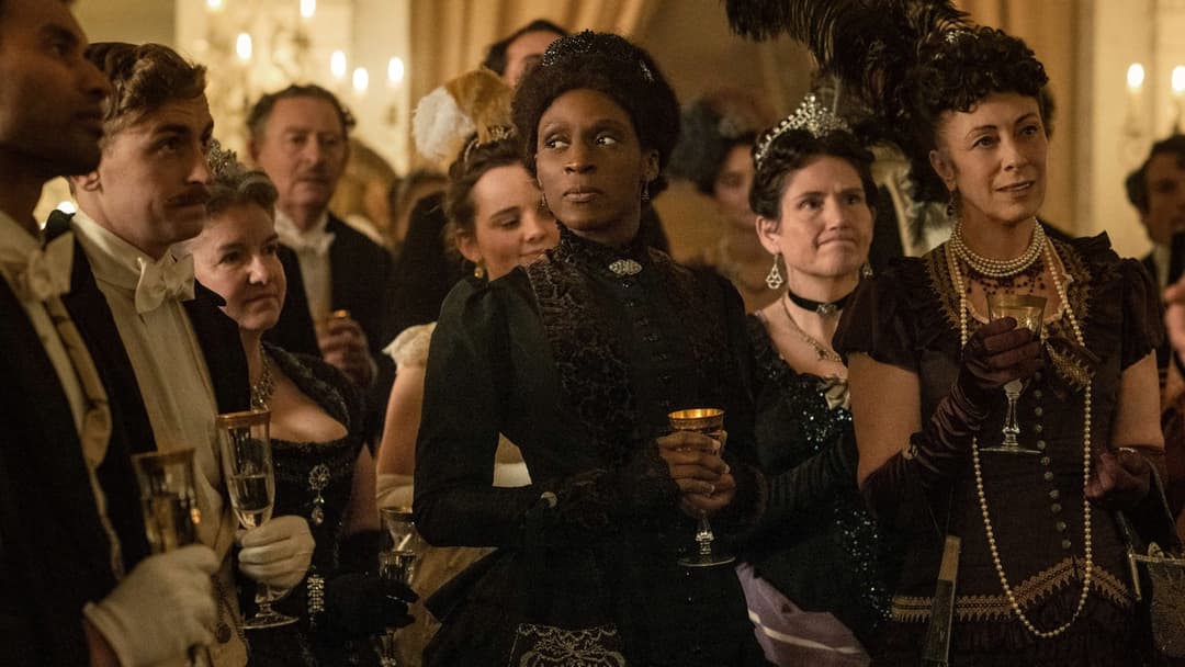 Енола Холмс 2 backdrop 7