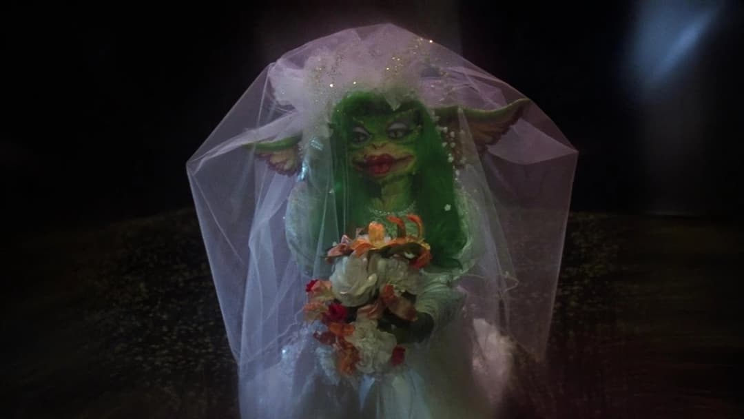 Gremlins 2: The New Batch backdrop 7